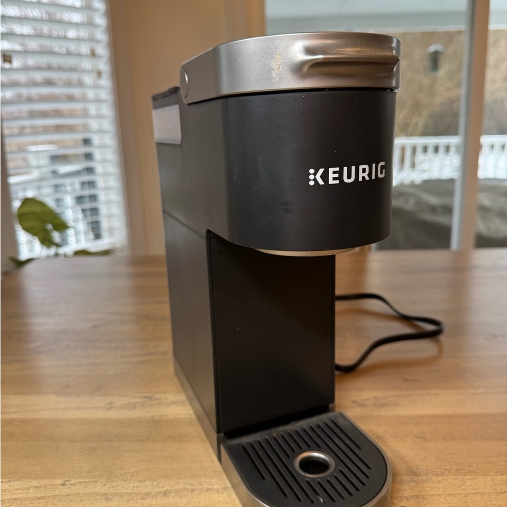 Keurig K- Mini Single Serve K-Cup Coffee Maker